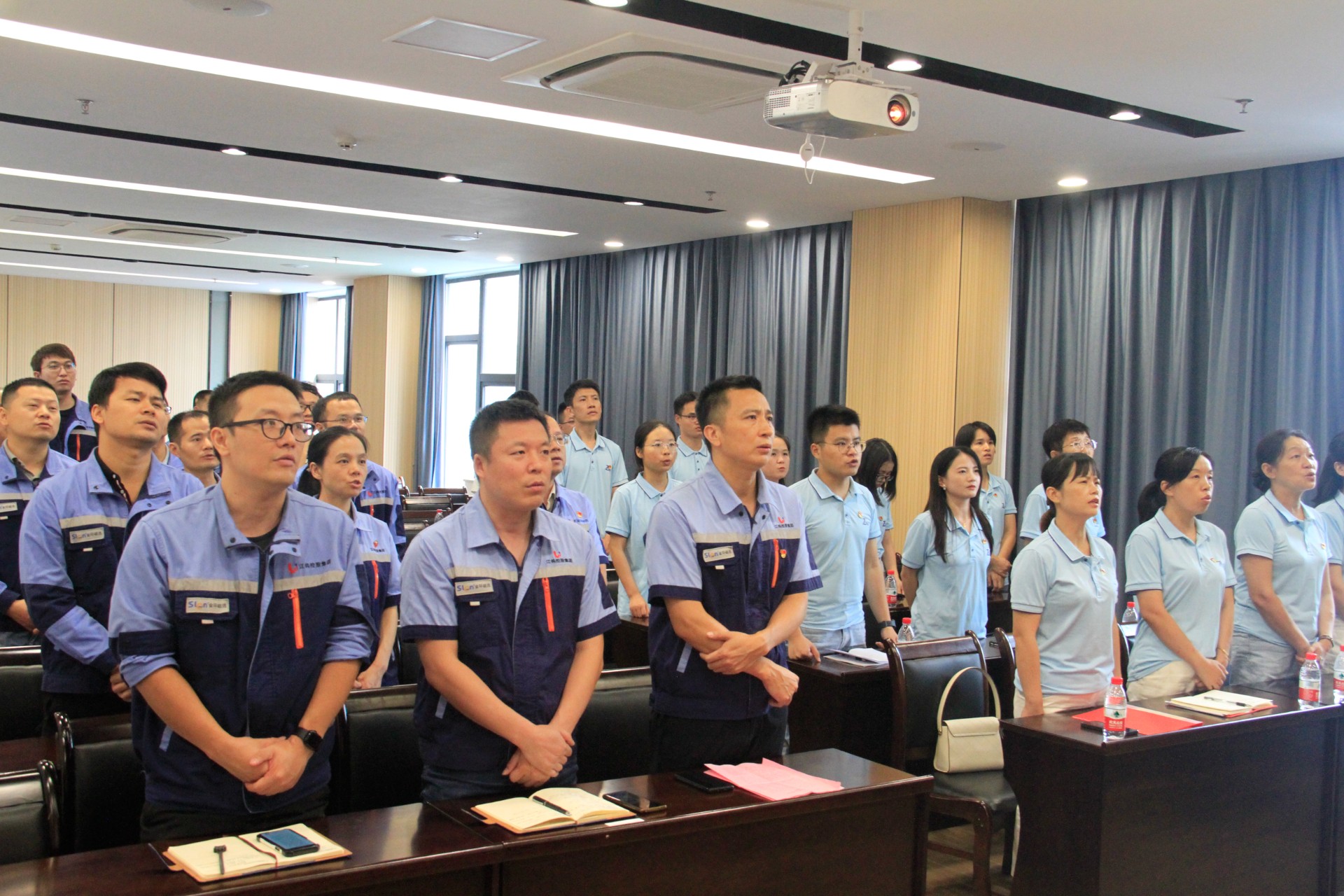 金環(huán)磁選黨總支聯合贛州市鐵路小學黨支部 開展主題黨日活動